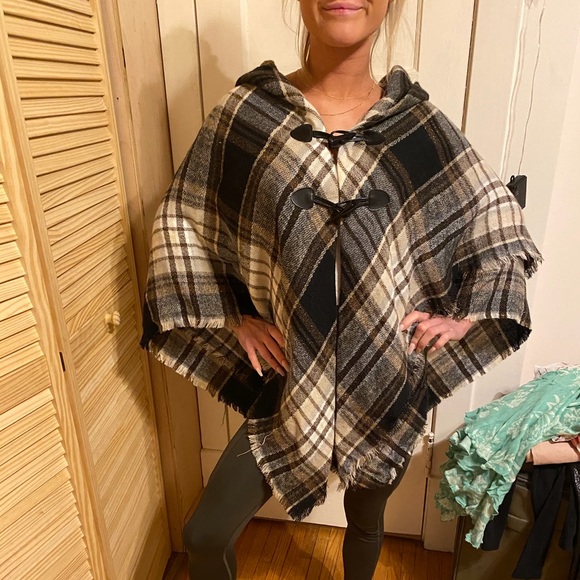 Poncho - Picture 1 of 3
